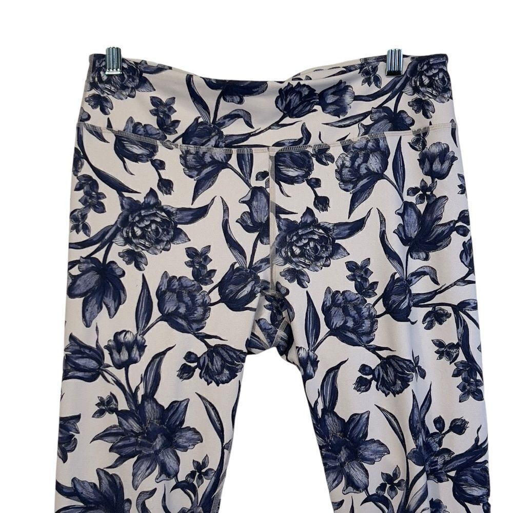 Define PowerHold High-Waisted Capri - Fabletics medium‎ - Picture 4 of 11